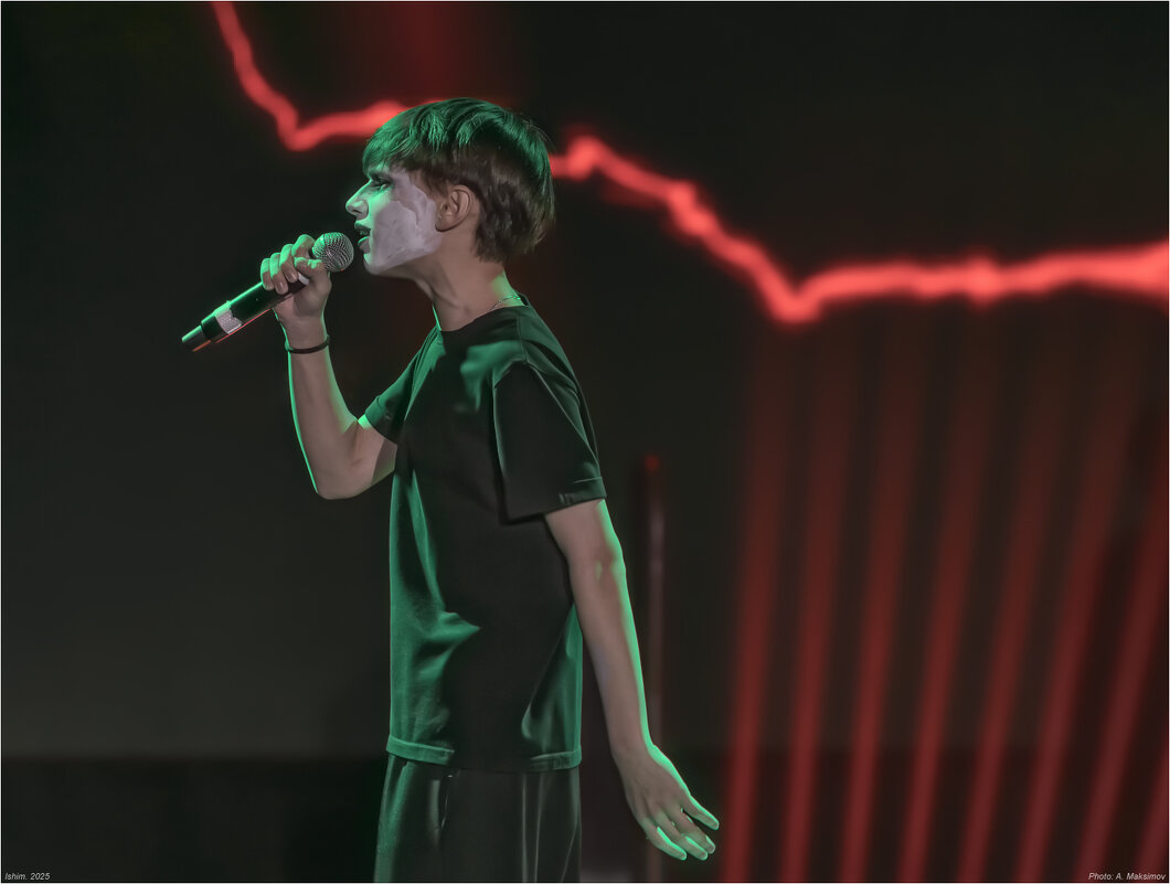 Солист группы "Робинзон" Сергей Струнин. - Александр Максимов Солист группы "Робинзон" Сергей Струнин. - Александр Максимов