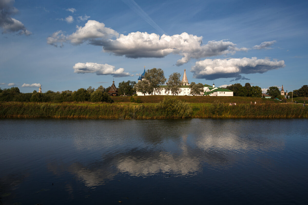 Облака над древним городом. Суздаль - Вячеслав Владимирович Облака над древним городом. Суздаль - Вячеслав Владимирович