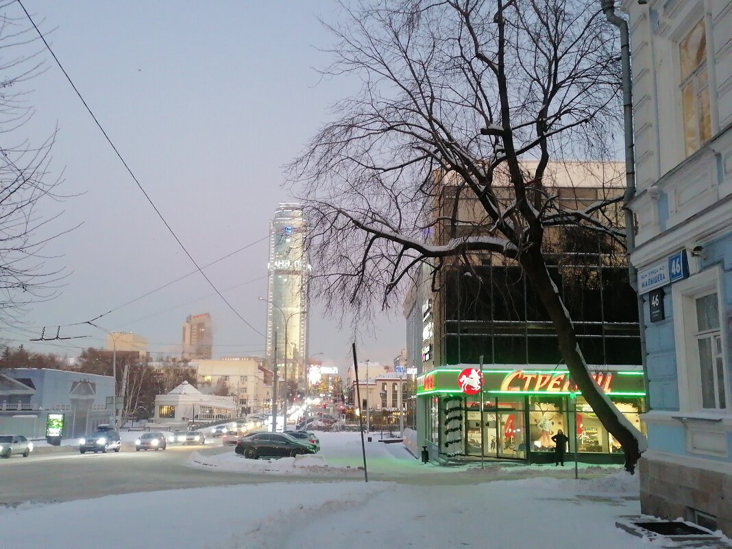 Екатеринбург вечерний - Евгений Алябьев Екатеринбург вечерний - Евгений Алябьев
