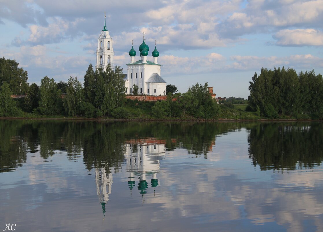 Церковь Троицы Живоначальной - Любовь Сахарова