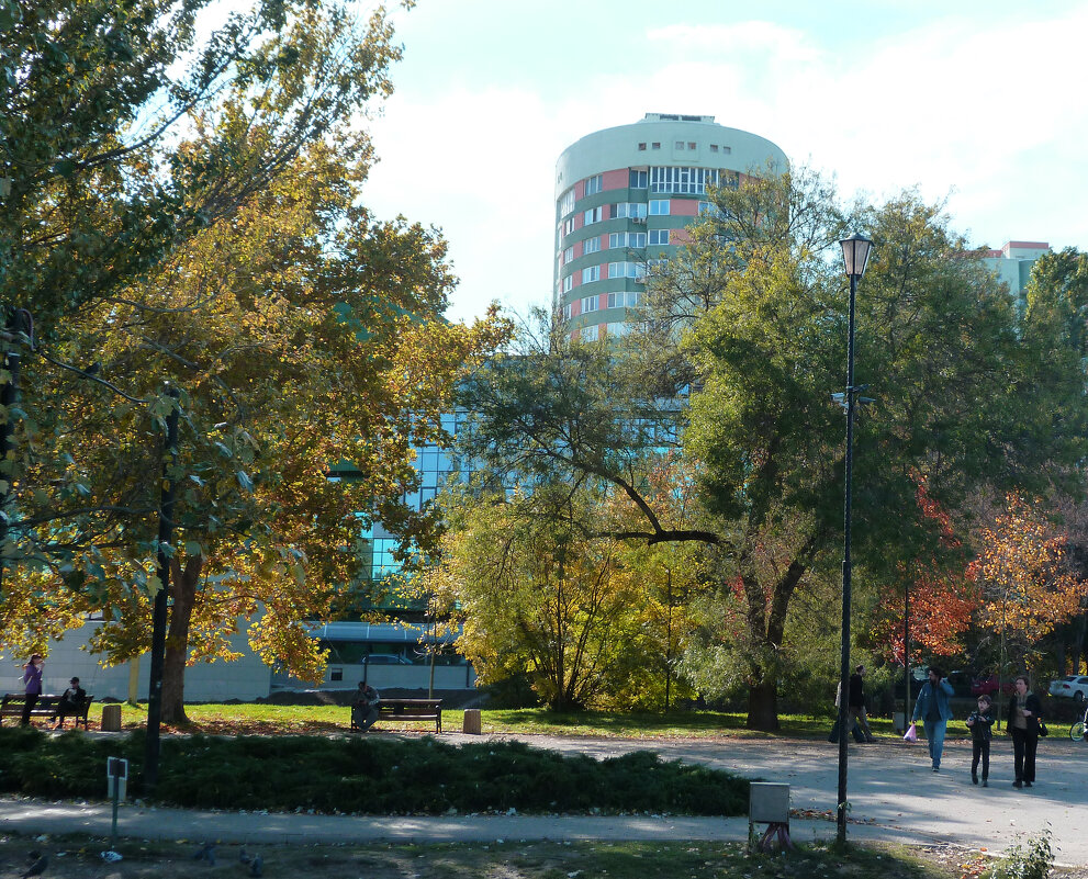 Осеннний  парк  Гагарина - Валентин Семчишин