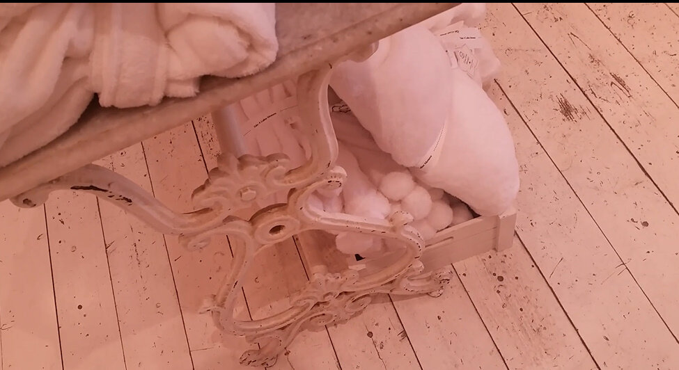 115 (122) - CLOSE WAYS ALL