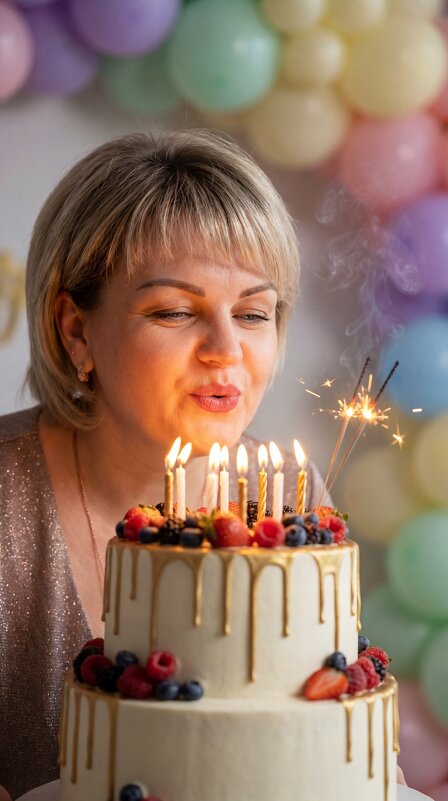 В День рождения - Юрий Глушков