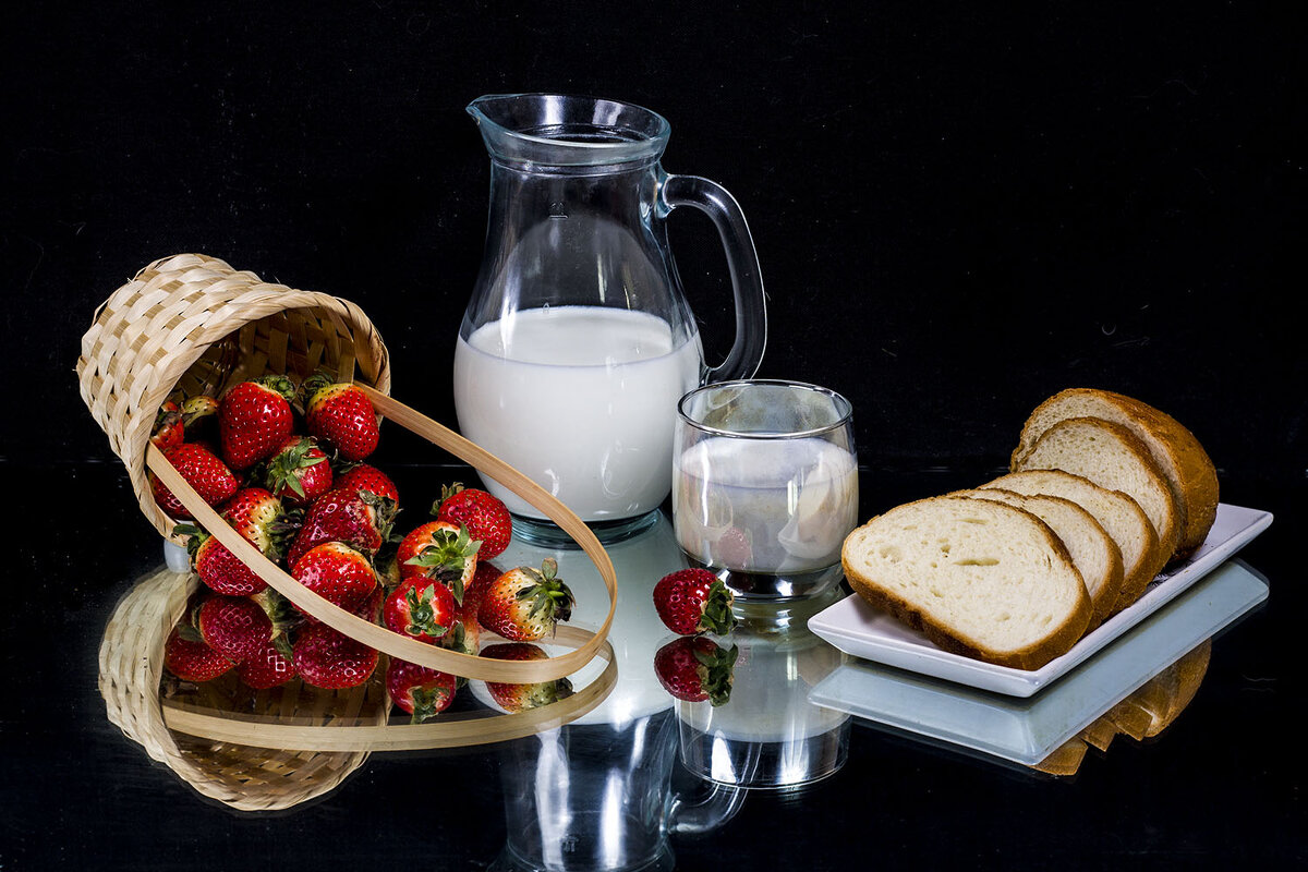 Клубника с молоком - Людмила Павловна Крышковец Клубника с молоком - Людмила Павловна Крышковец