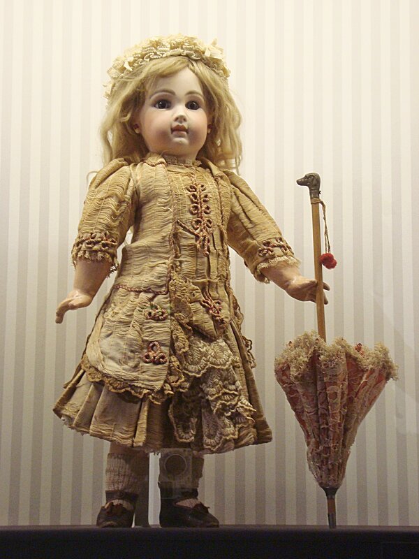 Кукла с зонтиком - Лидия Бусурина