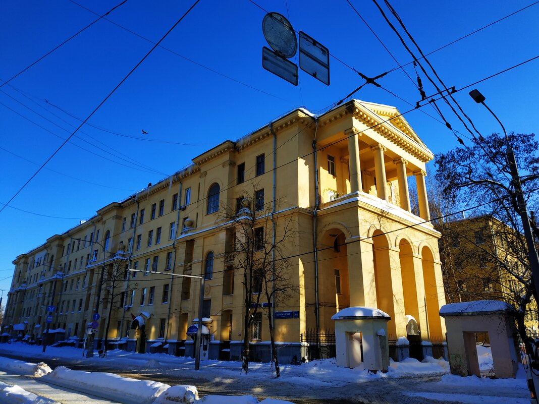 Любимый желтый дом - Андрей Лукьянов Любимый желтый дом - Андрей Лукьянов