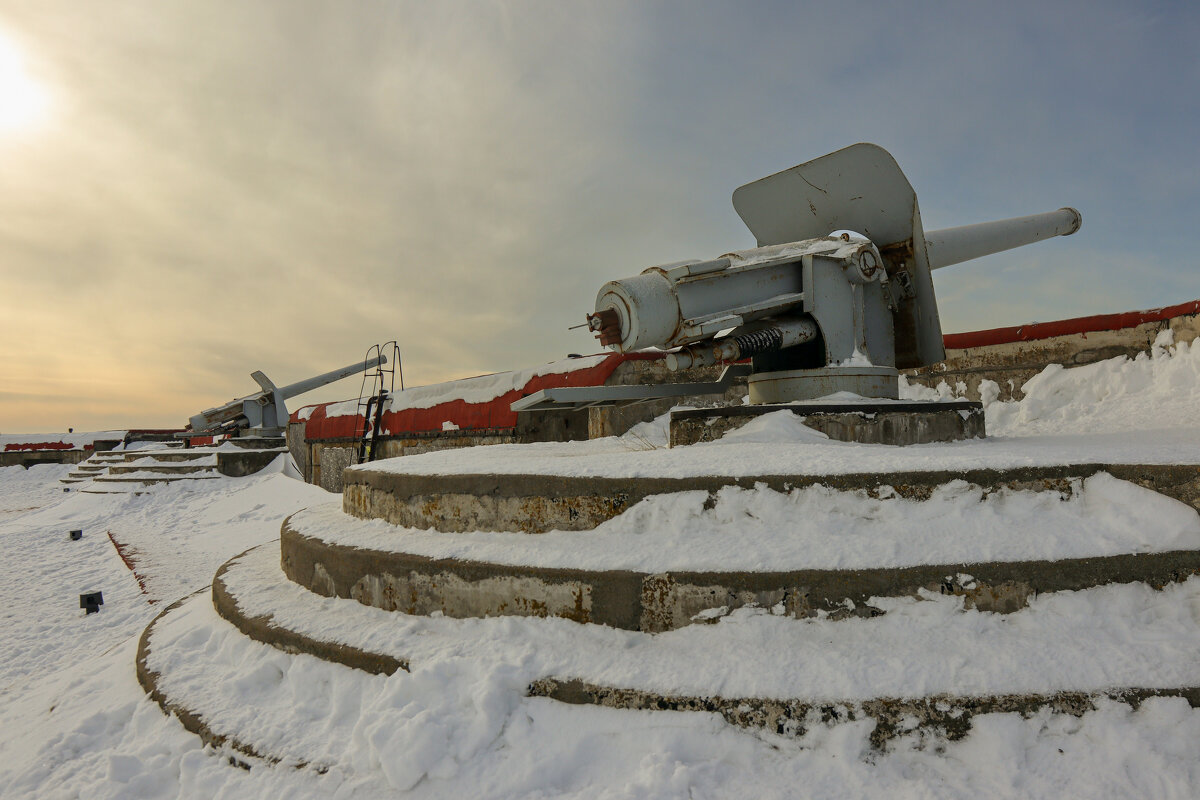 На крыше форта граф Милютин - skijumper Иванов