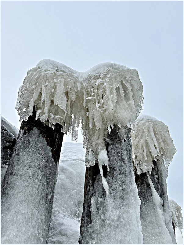 На волнорезах. - Валерия Комова