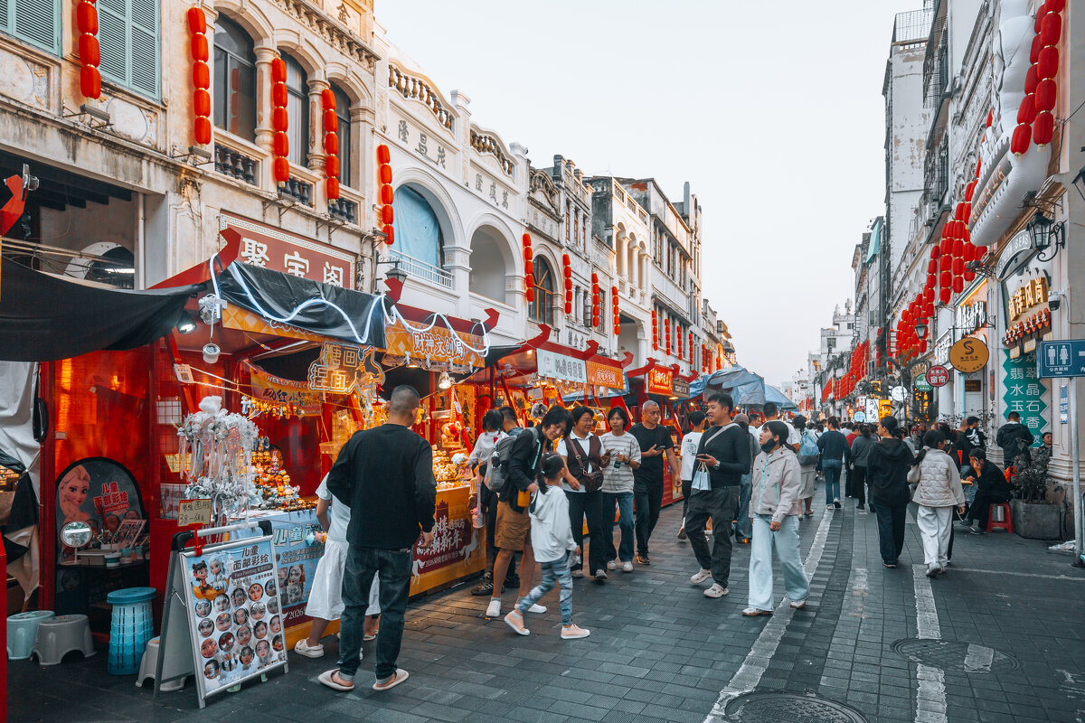 Улица Цилоу в Хайкоу - Дмитрий Улица Цилоу в Хайкоу - Дмитрий