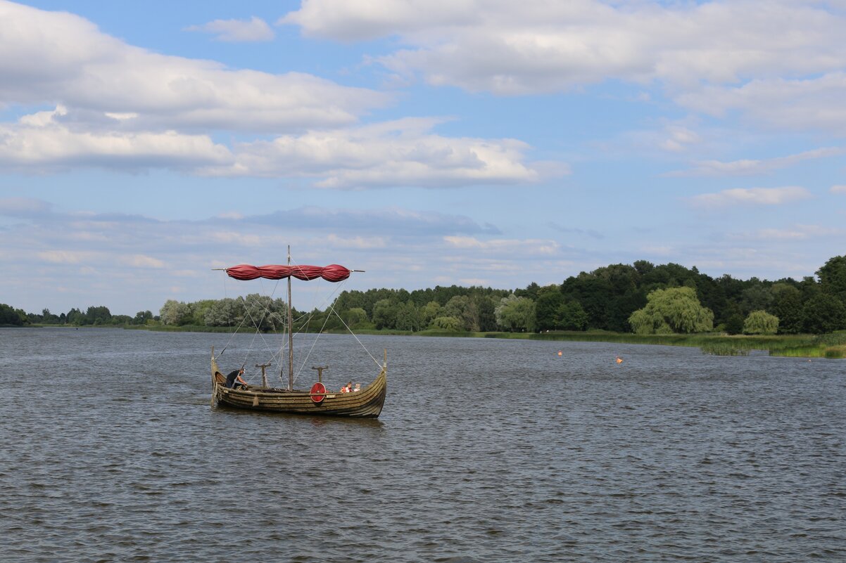 По окрестностям замка Радзивиллов - Ольга 