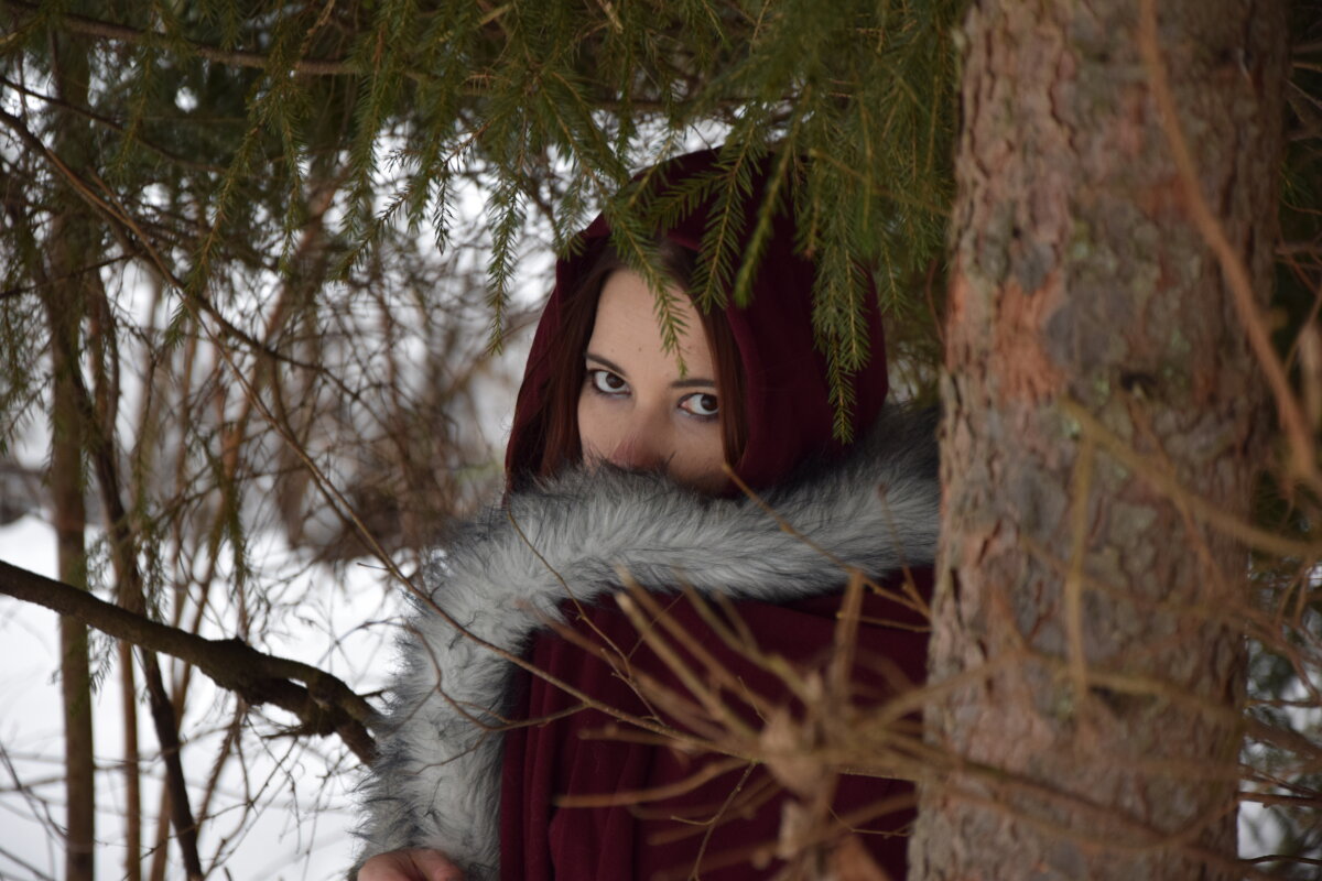 Девушка в лесу - Мария Яковлева