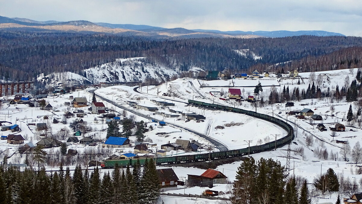 Поселок - Павел Трунцев