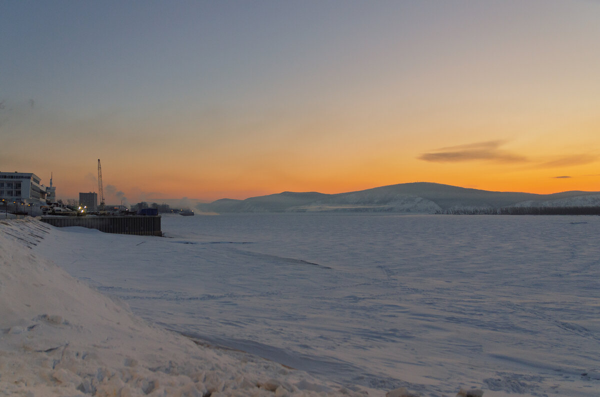 Рассвет над Амуром - Виктор Иванович Чернюк