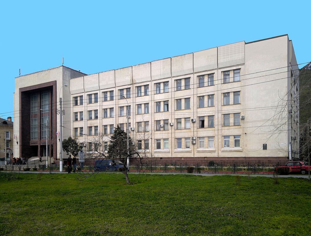 Керчь. Городской культурный центр им. Ю.И. Богатикова. - Пётр Чернега