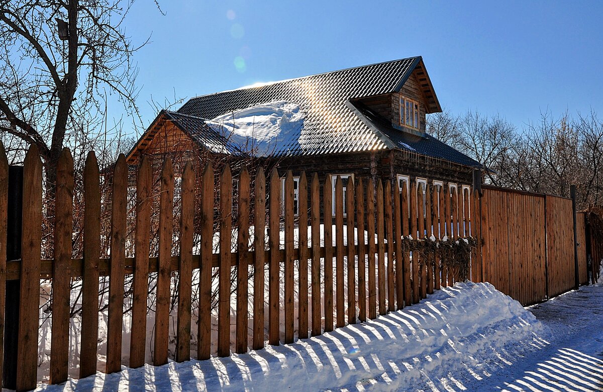 Дом священника на крутом берегу - Анатолий Колосов Дом священника на крутом берегу - Анатолий Колосов