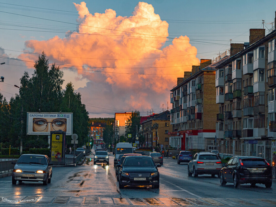 Перед и после летней грозы бывает такое явление как облака вертикального развития - воздушные горы - Николай Зиновьев