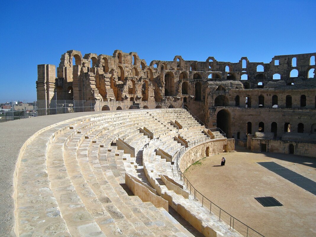 Амфитеатр в Эль-Джеме. - unix (Илья Утропов) Амфитеатр в Эль-Джеме. - unix (Илья Утропов)