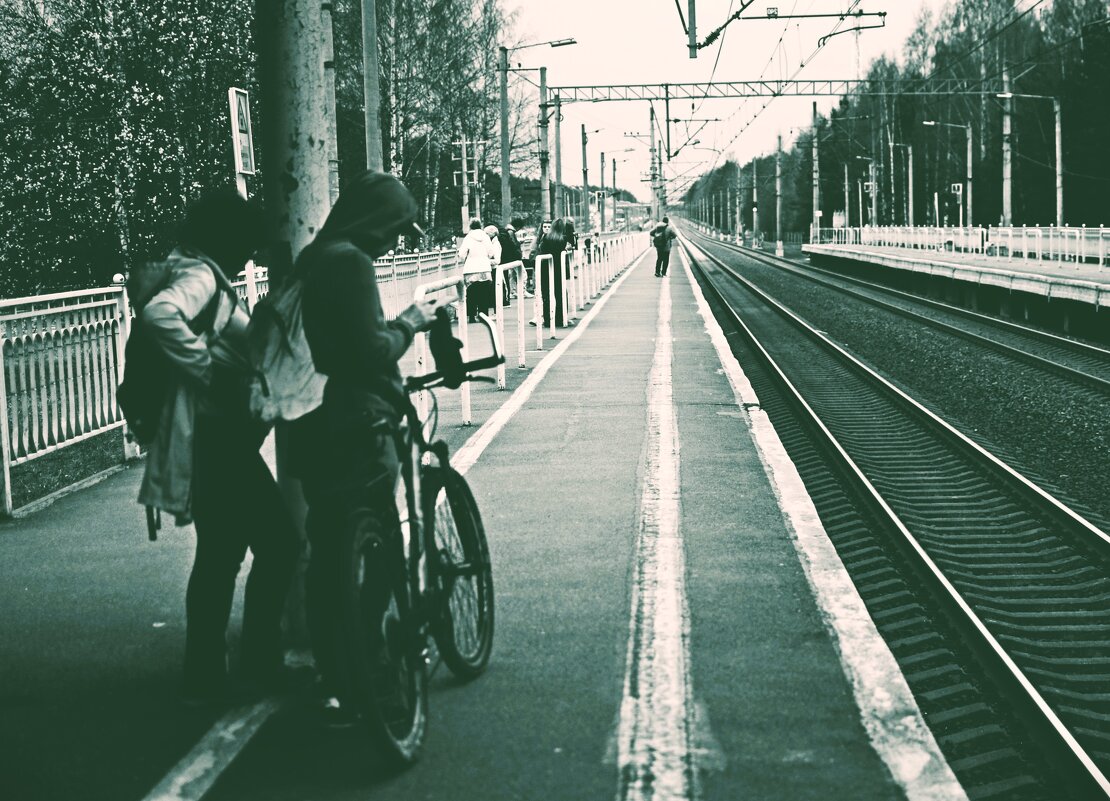 Скоро электричка... - Магомед .