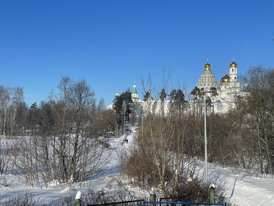 Ставропигиальный мужской монастырь Русской православной церкви в городе Истре Московской области - Андрей Л. В. Ставропигиальный мужской монастырь Русской православной церкви в городе Истре Московской области - Андрей Л. В.