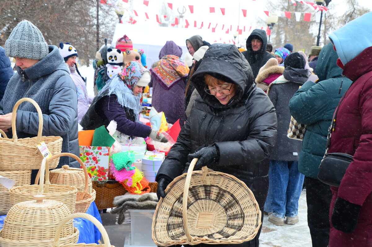 Какая интересная корзинка! - Михаил Курзанцев Какая интересная корзинка! - Михаил Курзанцев