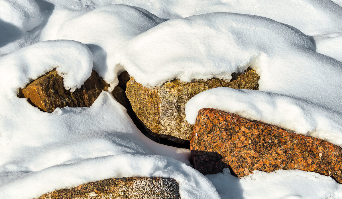 В снежных объятиях. - Игорь Викторов