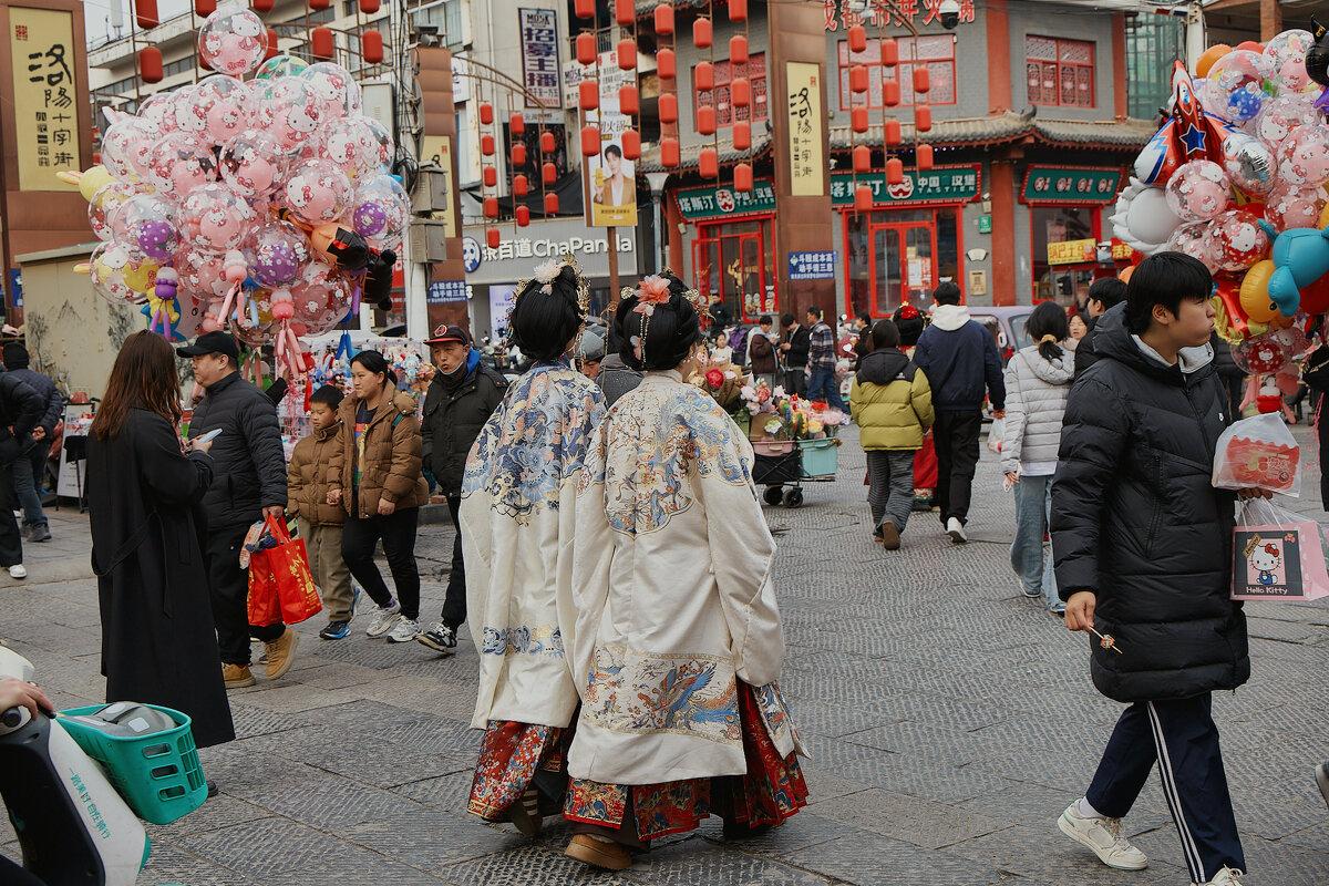 Улицы Лояна (Китай) - Андрей Город