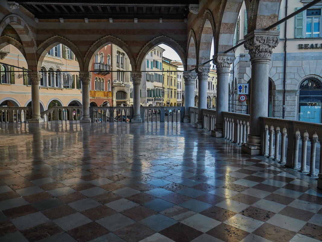 Под сводами - Наталья Rosenwasser