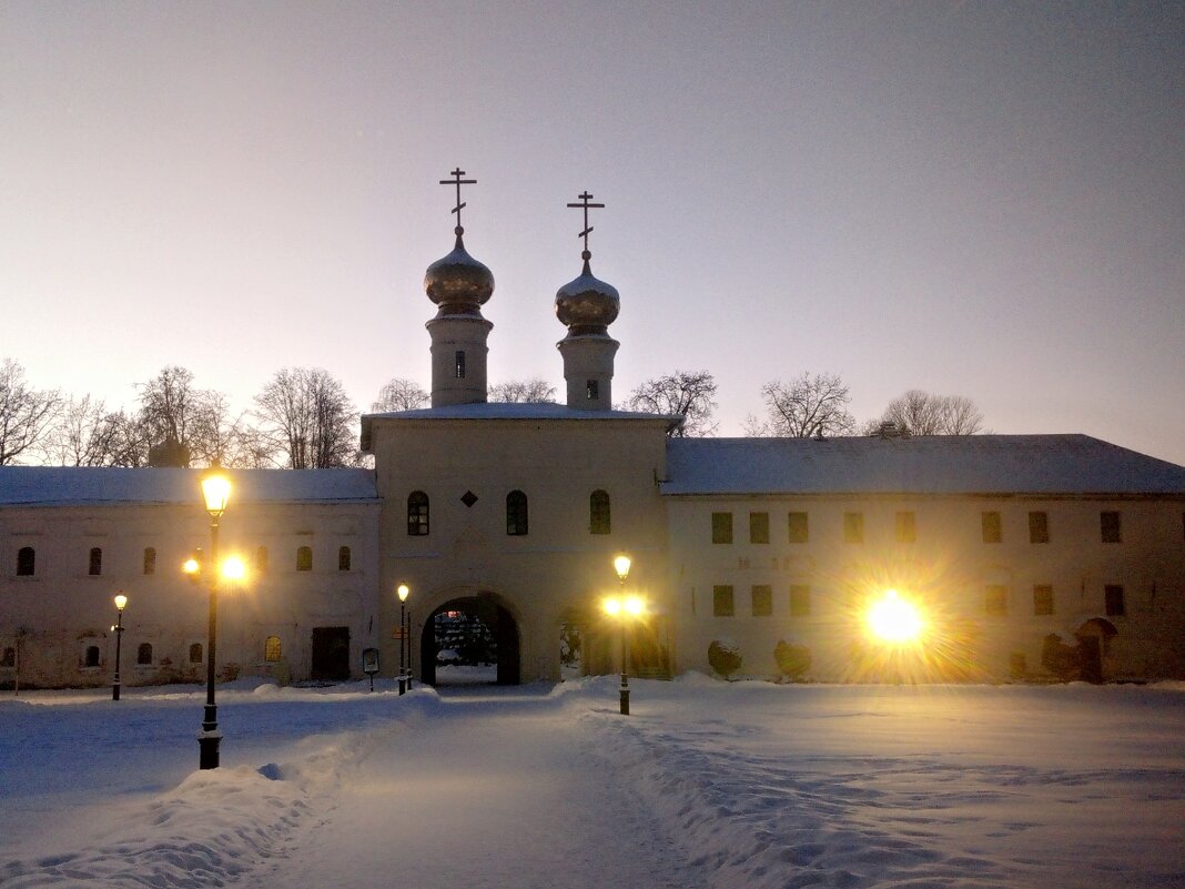 Зимний вечер в монастыре - Сергей Кочнев