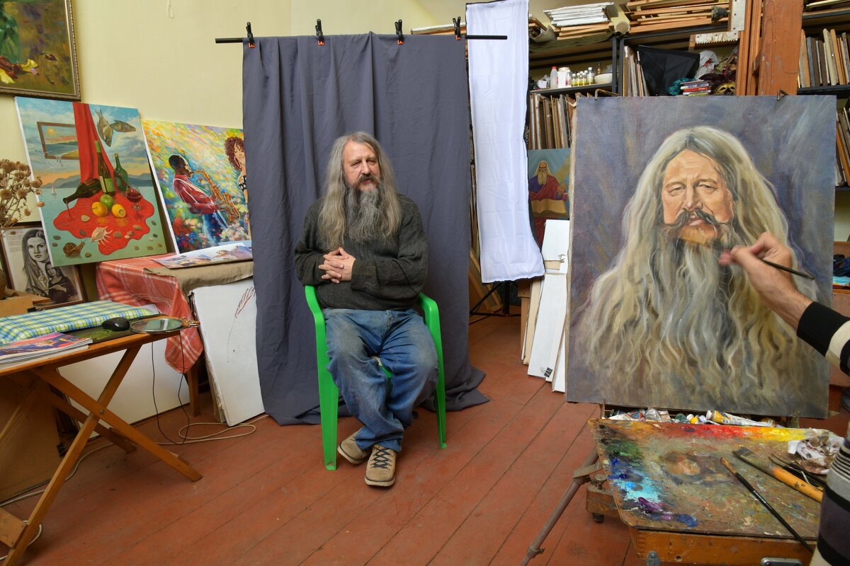 "Пишу портрет". - Давид Манакьян