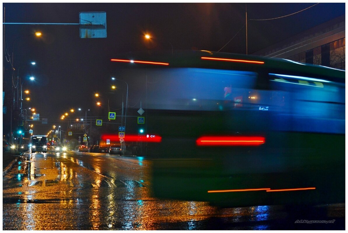 Вечерний город. - Михаил Курзанцев