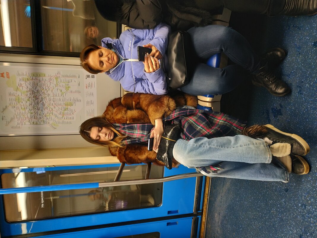 С любимым праздником мужчин - Днем 8 Марта! - Андрей Лукьянов