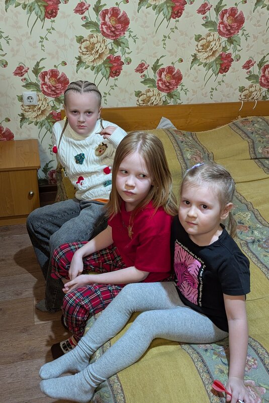 Девочки - Андрей Хлопонин