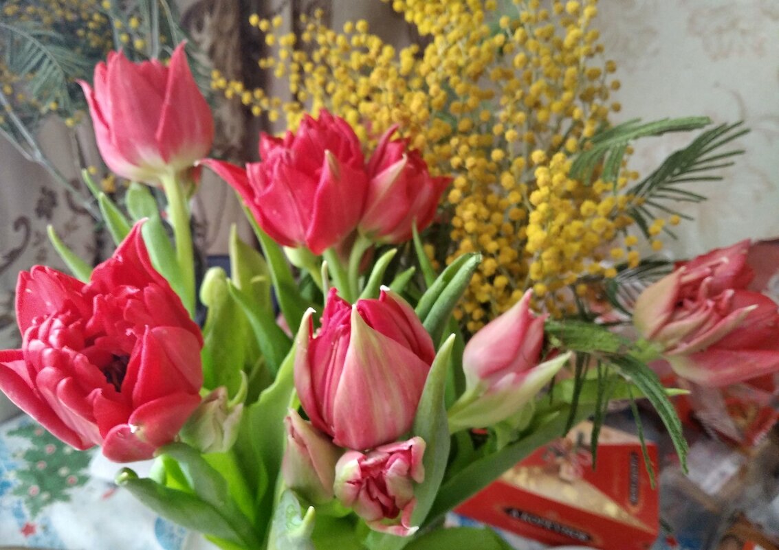 С ПРАЗДНИКОМ ВЕСНЫ И КРАСОТЫ! - Елена Семигина