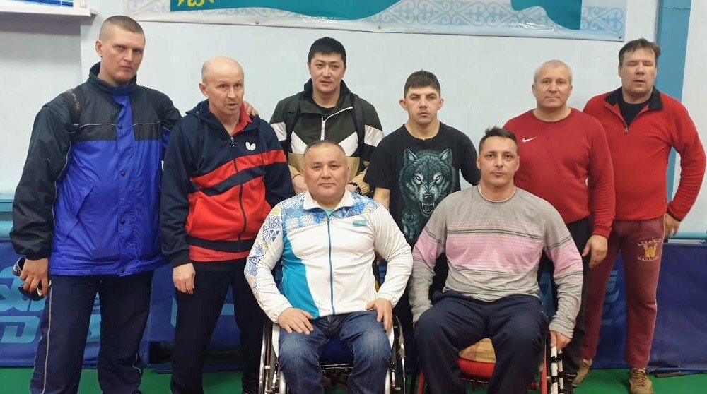 Друзья - Андрей Хлопонин