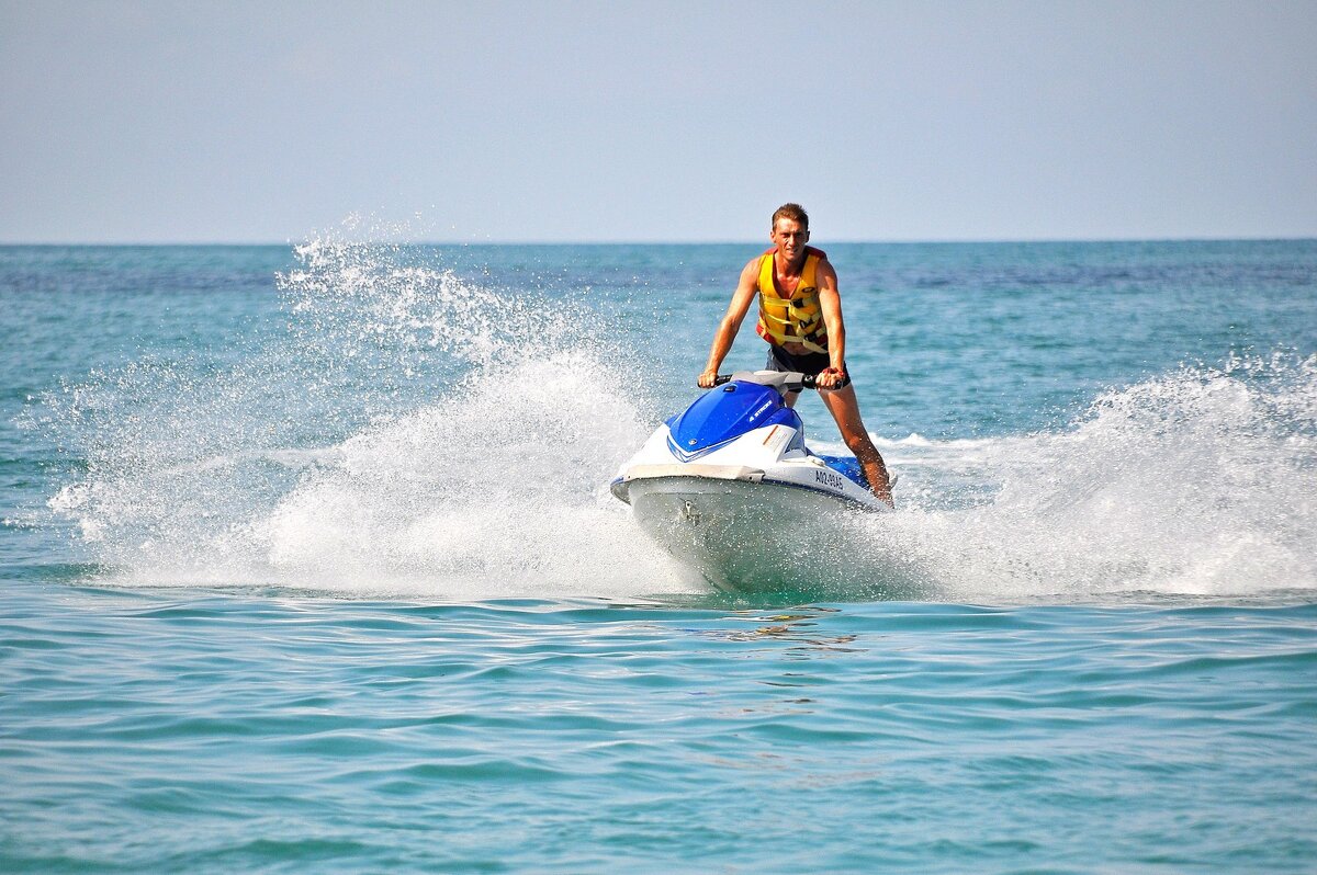 На пляже в Гаграх - Владимир Зыбин На пляже в Гаграх - Владимир Зыбин