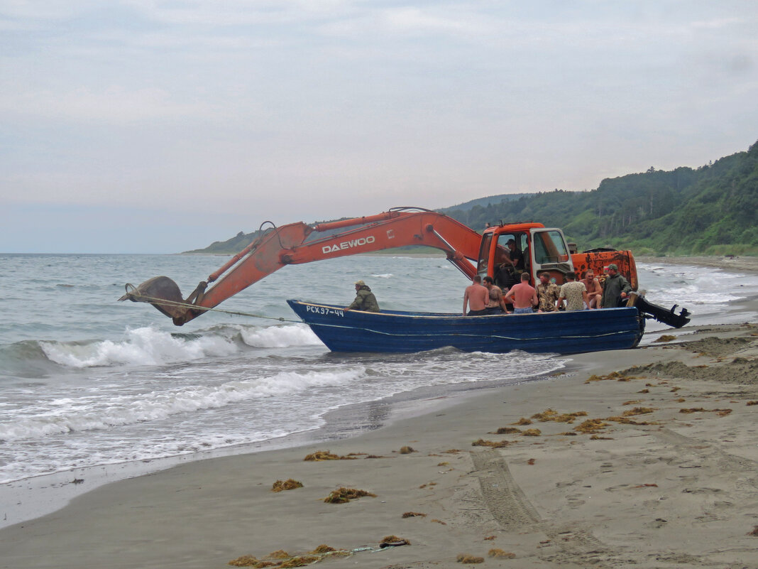Вот так  лодки рыбаков отправляются на промысел - ИРЭН@ .