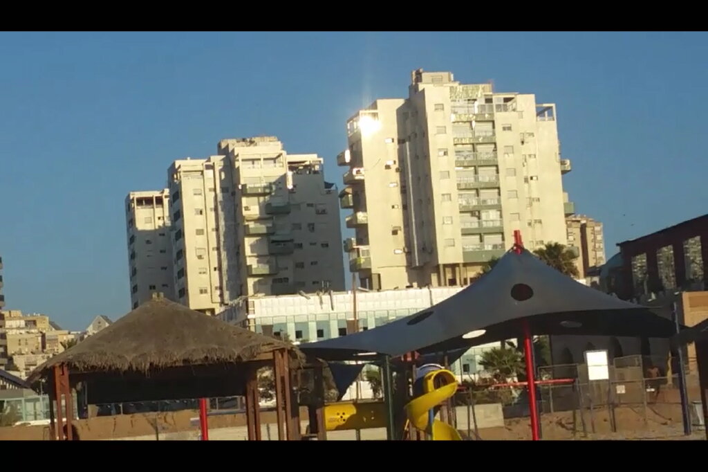 115 (187) - CLOSE WAYS ALL