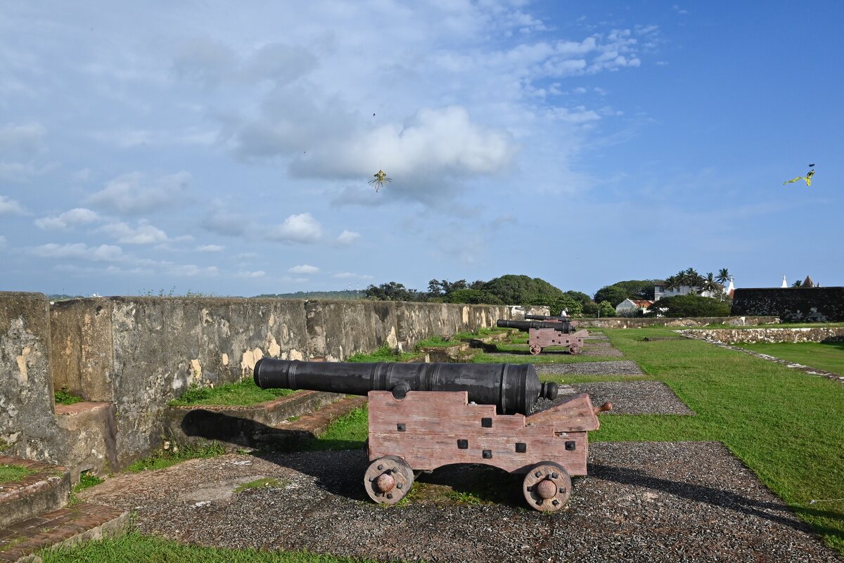 Шри-Ланка. Орудия форта Галле. - Александр Беляков