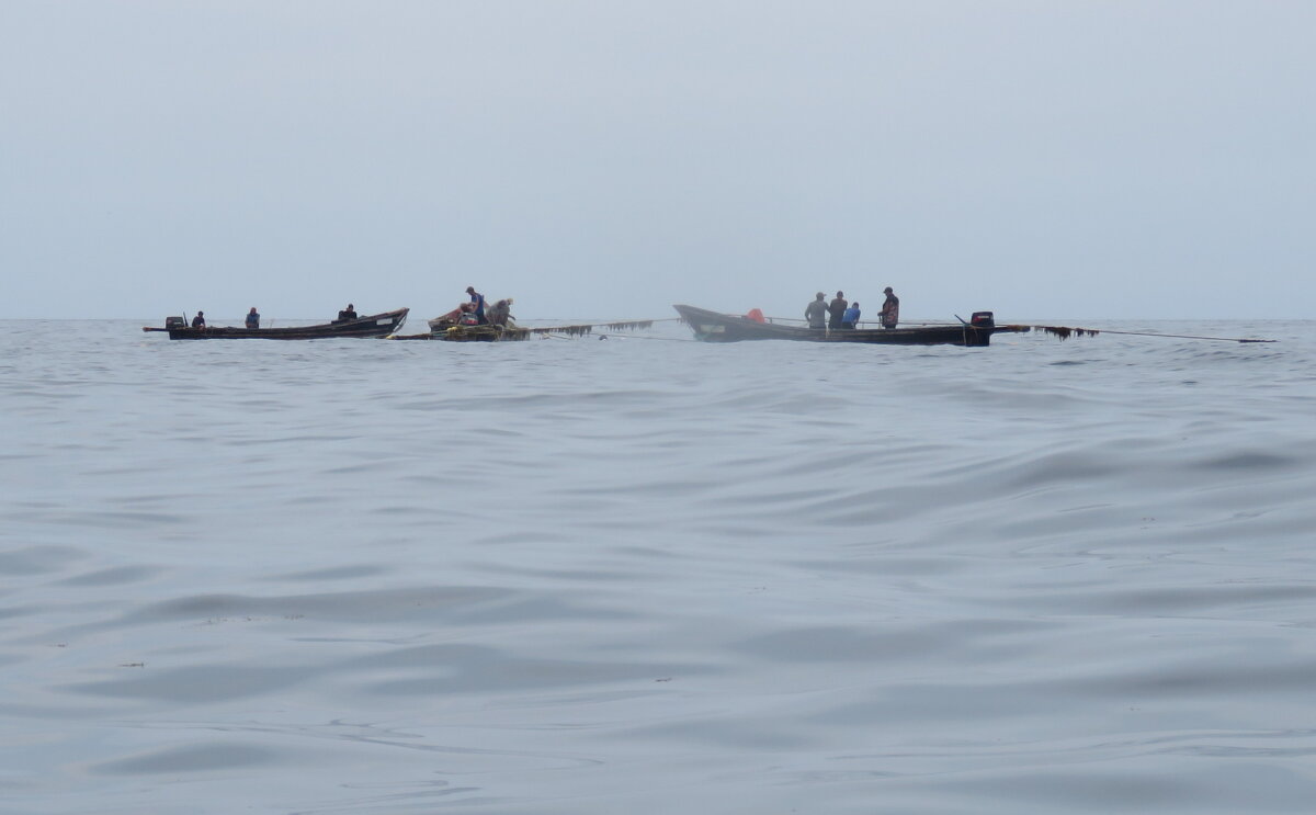 встреча рыбаков в море - ИРЭН@ .