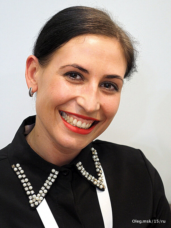 от улыбки - Олег Лукьянов