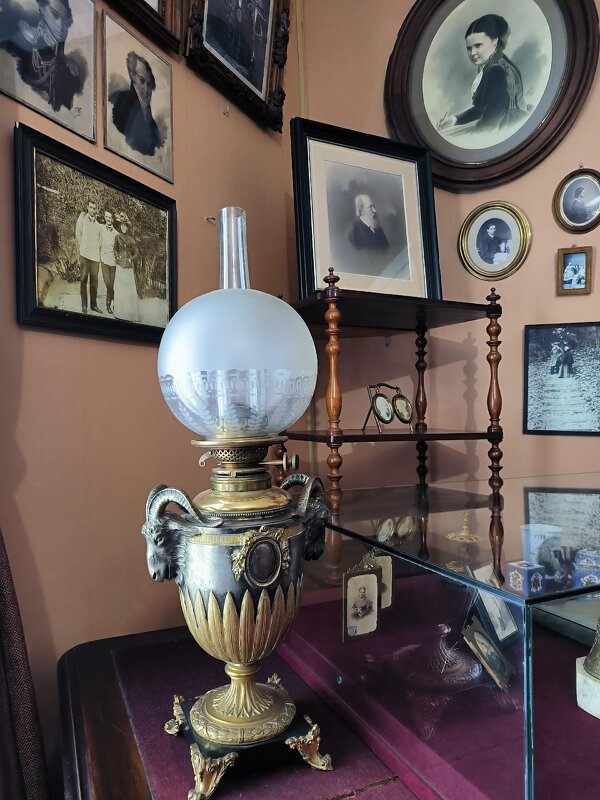 В усадьбе. - Ольга 