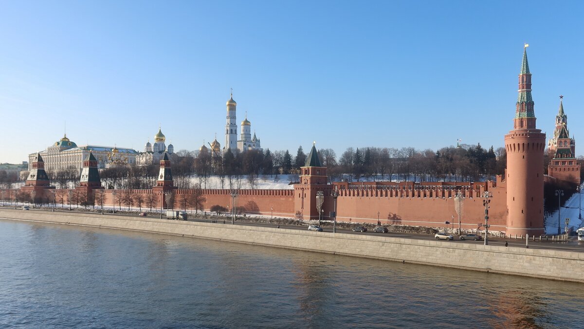 Кремлевская набережная - Дмитрий И_