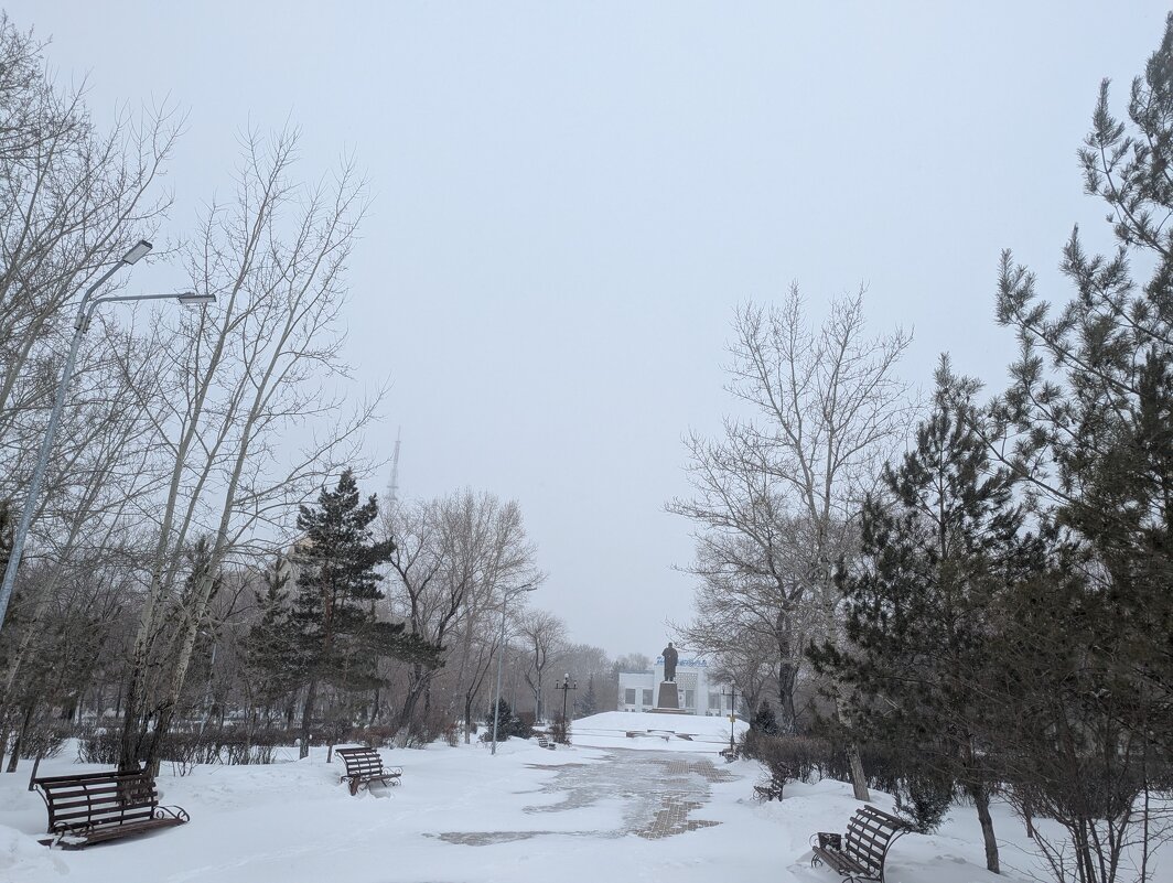 Город в снегу - Андрей Хлопонин