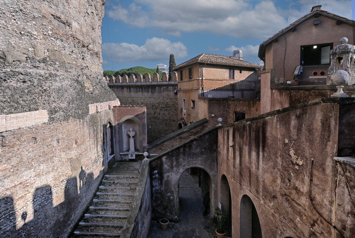 Церковный дворик - Valentin Bondarenko Церковный дворик - Valentin Bondarenko