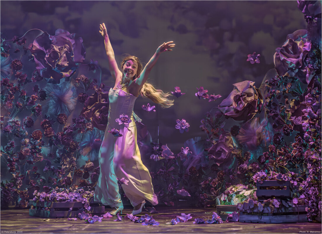 Актриса Виктория Зайцева в роли Элизы Дулиттл. - Александр Максимов