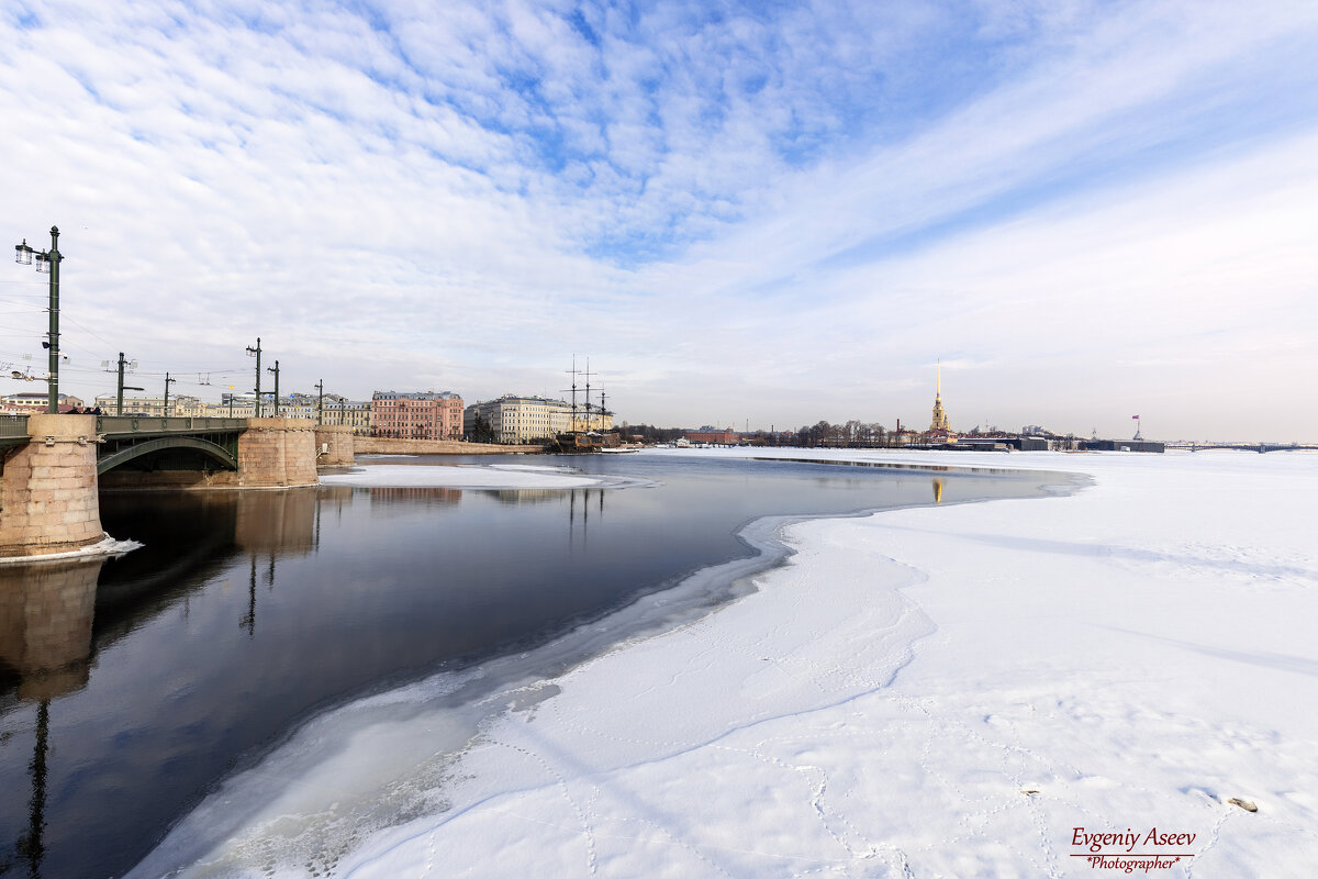 Ранняя весна на Неве - Евгений 