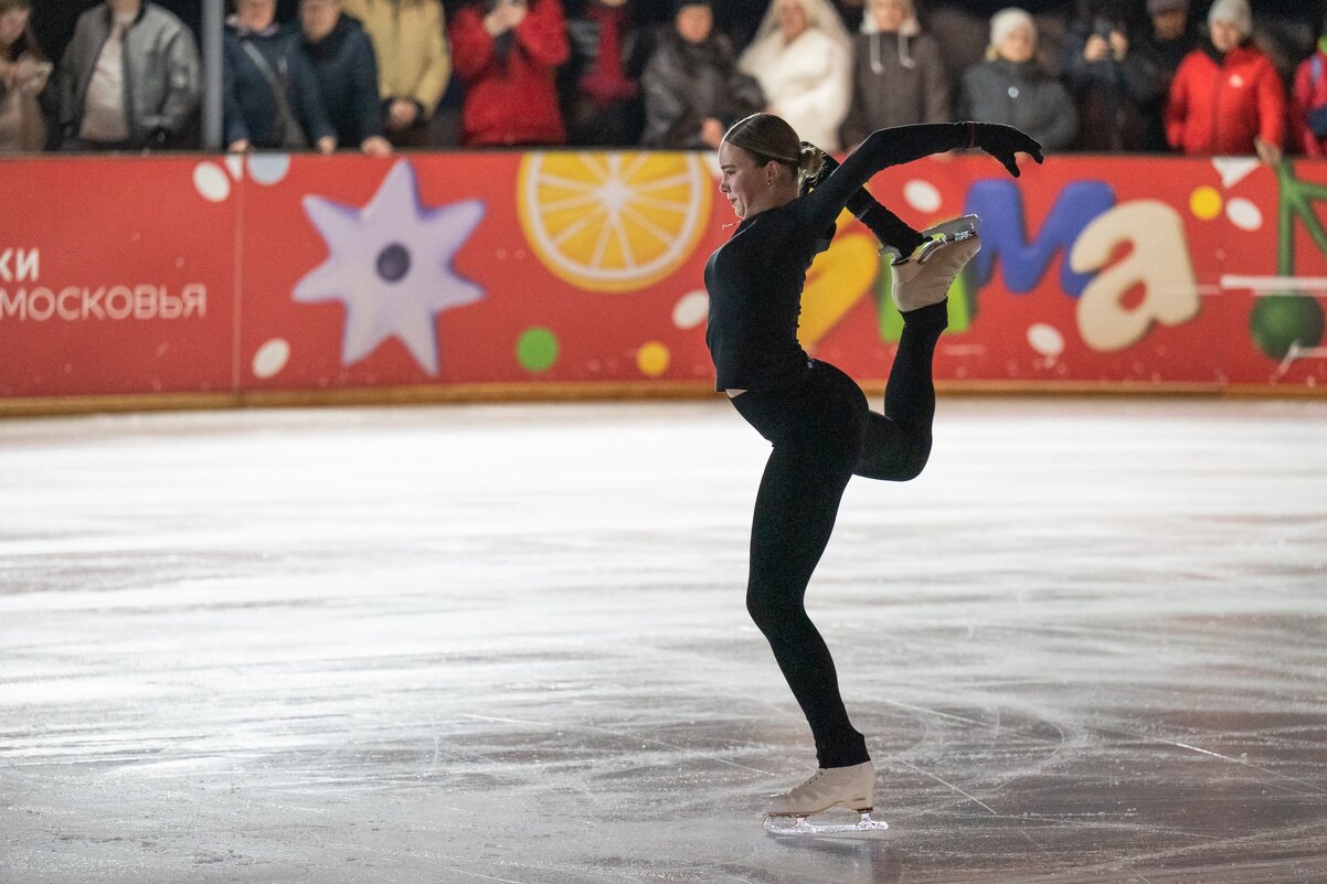 Юная фигуристка. - Виктор Евстратов