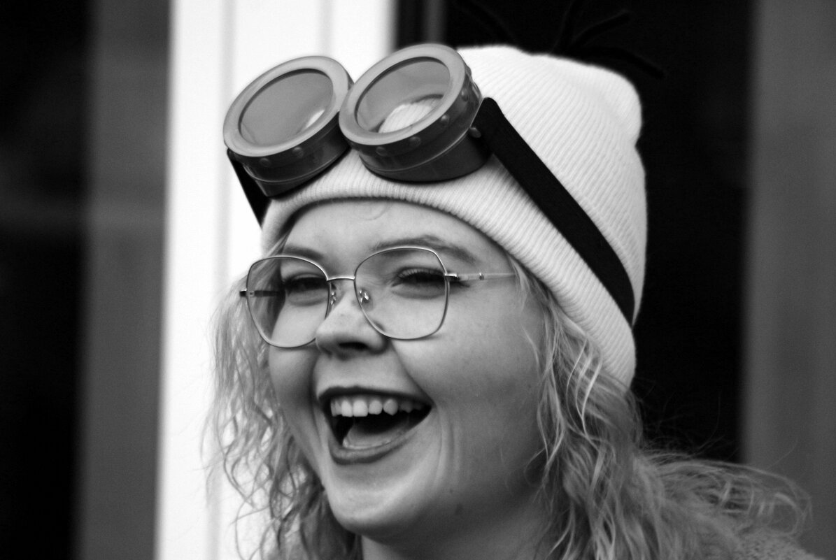 Привет, дуралеи! - Юрий. Шмаков