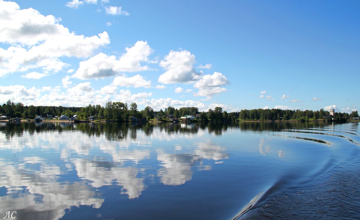 В Волгу смотрятся облака - Любовь Сахарова
