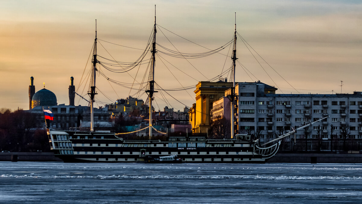 Городской пейзаж с фрегатом. - Игорь Викторов